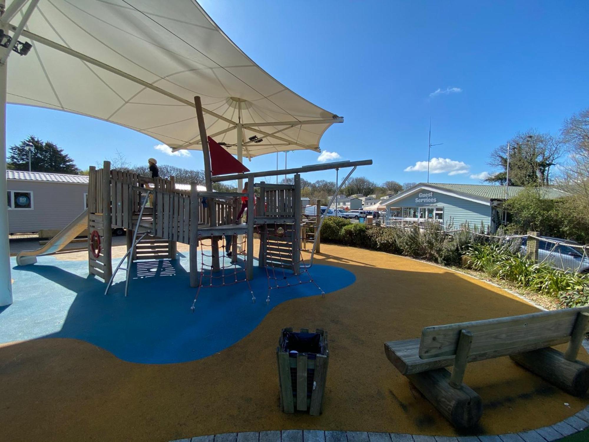 Whitecliff Bay Holiday Park - Most Popular Location Near Pools, Clubs And Beach Bembridge Exterior foto